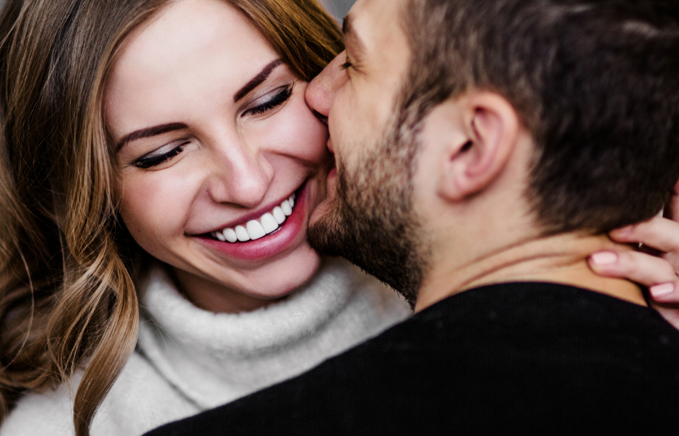 Οι πέντε «γλώσσες της αγάπης»: Το μυστικό για μια επιτυχημένη σχέση