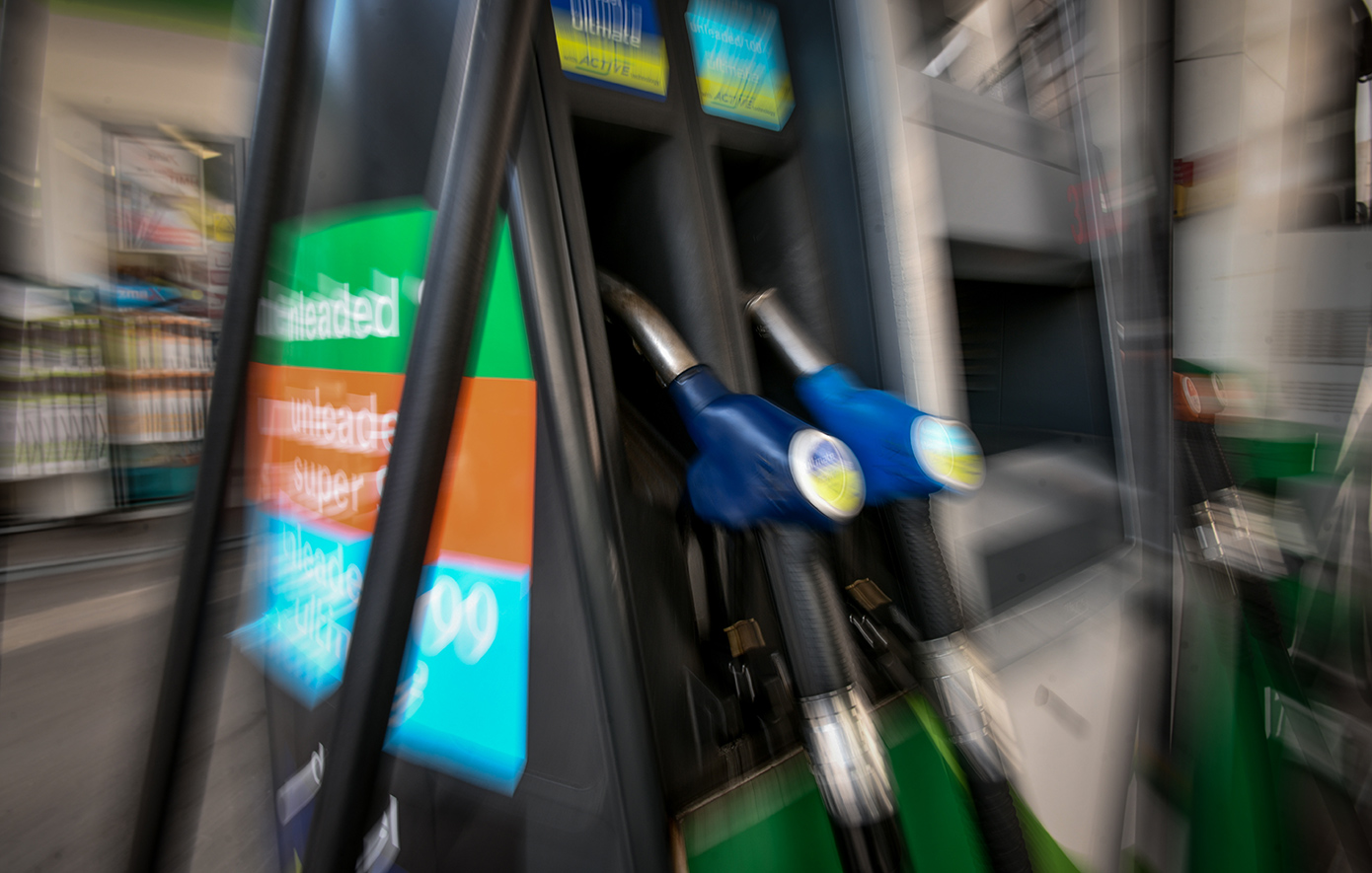 «Τσουχτερές» οι τιμές της αμόλυβδης βενζίνης &#8211; Ξεπέρασε τα 2 ευρώ το λίτρο και στην Αττική
